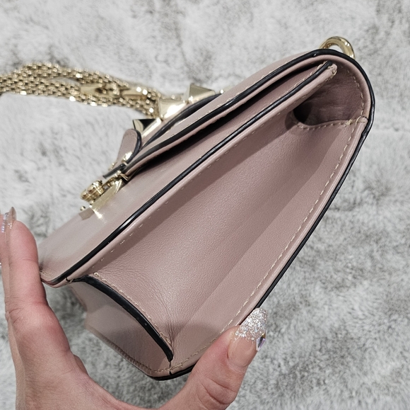 *SOLD* Valentino Garavani Glam Lock Rockstud Bag - Picture 6 of 12